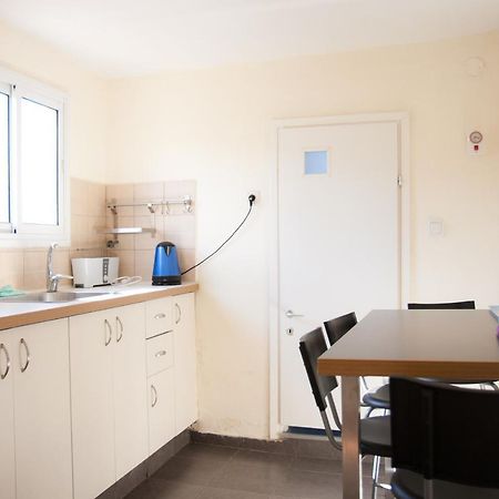 Neve Tzedek Original Style Apartments Тел Авив Екстериор снимка