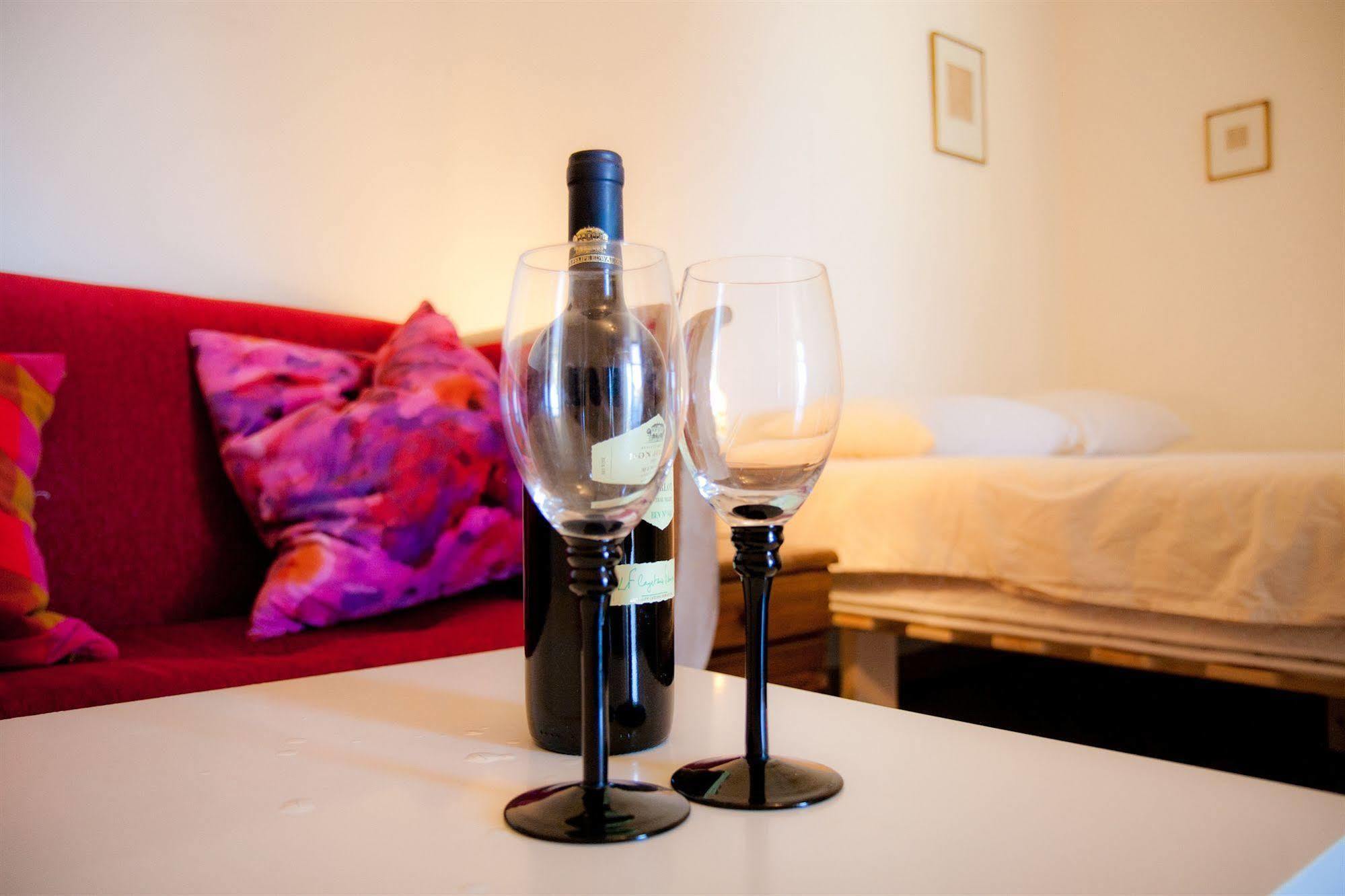 Neve Tzedek Original Style Apartments Тел Авив Екстериор снимка
